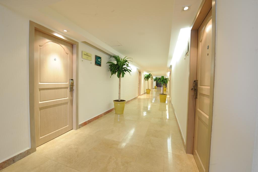 Imperio De Angeles Executive Leon Poliforum Exterior foto